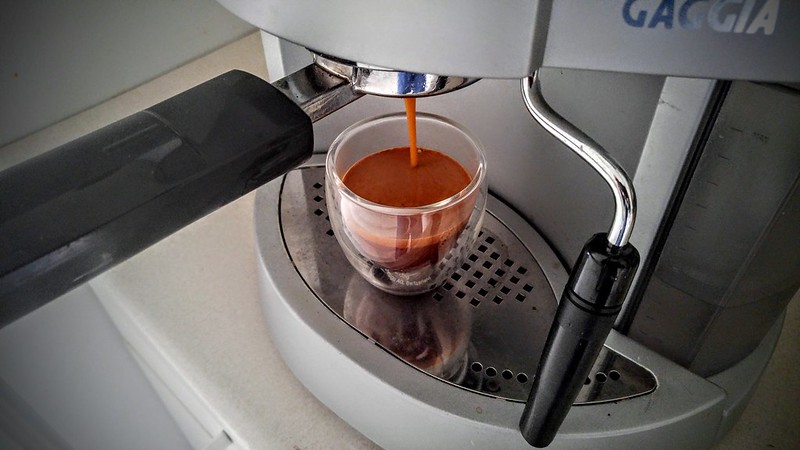 Semi automatic espresso machine